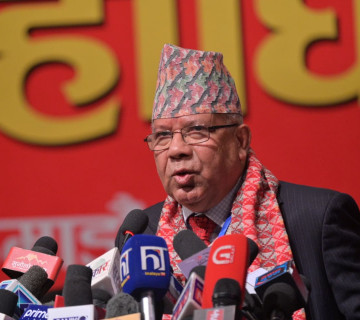 कम्युनिस्ट पार्टीहरूले कार्यशैली सच्याउन आवश्यक छ : माधवकुमार नेपाल